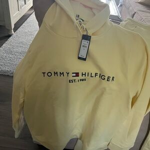 Tommy Hilfiger Light Yellow Sweatshirt
